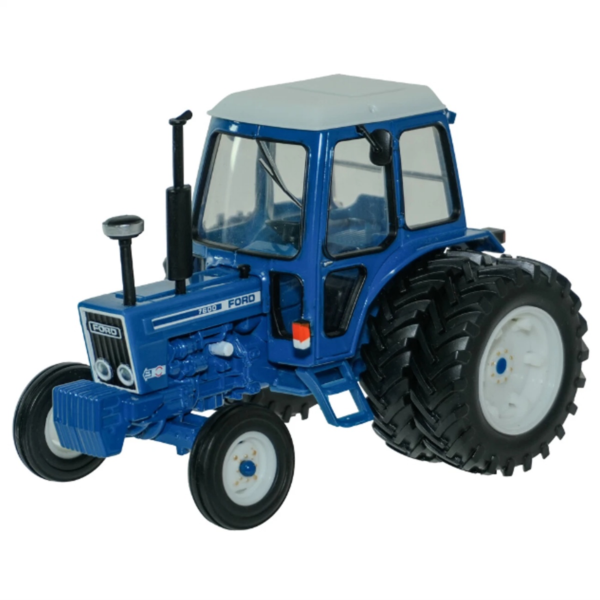 Britains Ford 7600 Dual Wheel Tractor 1:32 Scale Model | Heritage Diecast Farm Toy Collectible